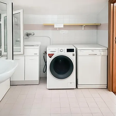 2 Bedroom Pet Friendly In アパート マンフレドーニア